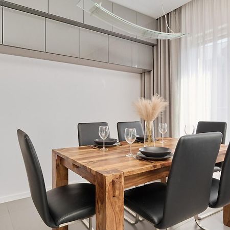 Stylish Kosciuszki Apartaments Near The Market Square With Free Garage Wroclaw By Noclegi Renters Dış mekan fotoğraf