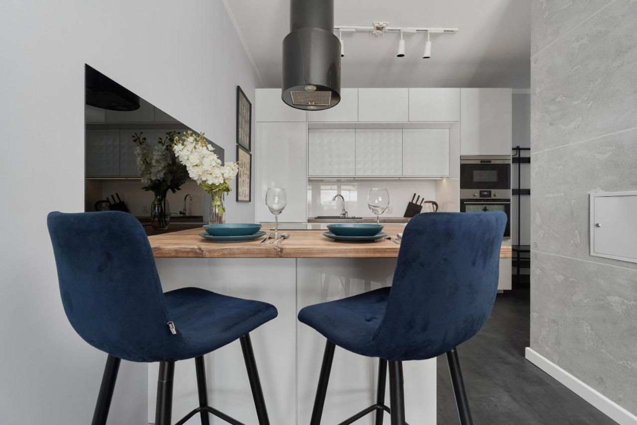 Stylish Kosciuszki Apartaments Near The Market Square With Free Garage Wroclaw By Noclegi Renters Dış mekan fotoğraf