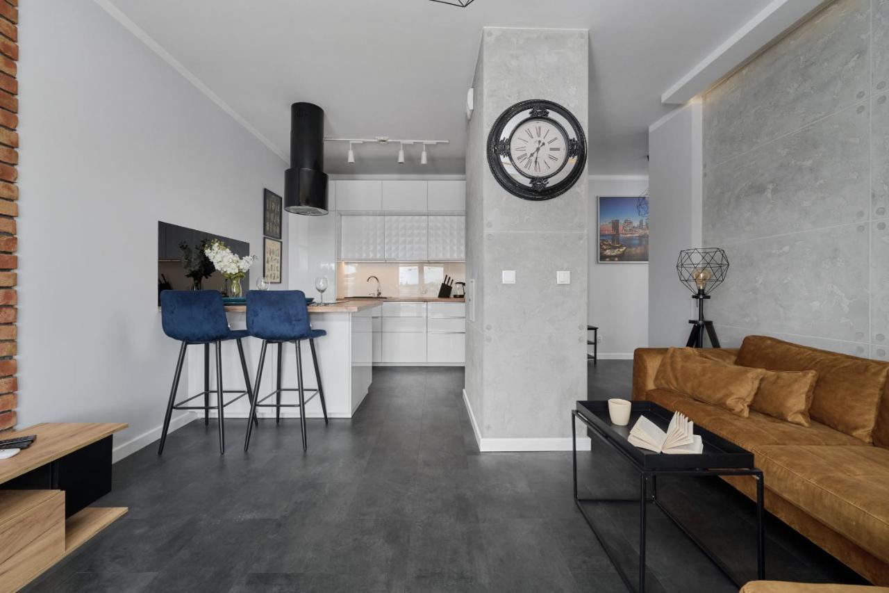 Stylish Kosciuszki Apartaments Near The Market Square With Free Garage Wroclaw By Noclegi Renters Dış mekan fotoğraf