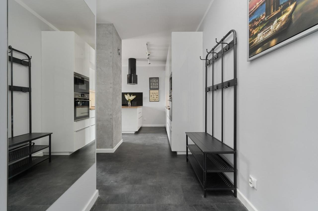 Stylish Kosciuszki Apartaments Near The Market Square With Free Garage Wroclaw By Noclegi Renters Dış mekan fotoğraf