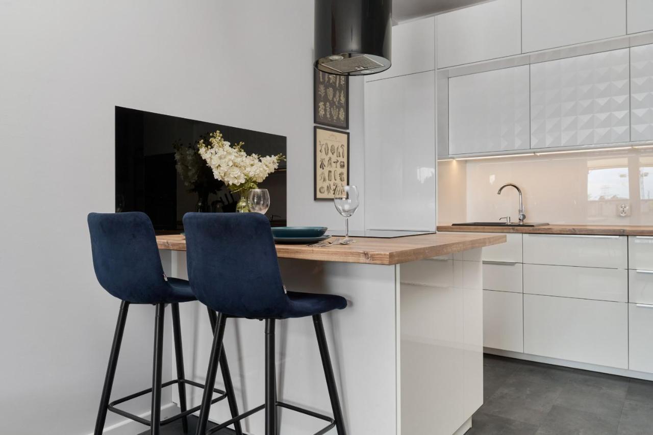 Stylish Kosciuszki Apartaments Near The Market Square With Free Garage Wroclaw By Noclegi Renters Dış mekan fotoğraf