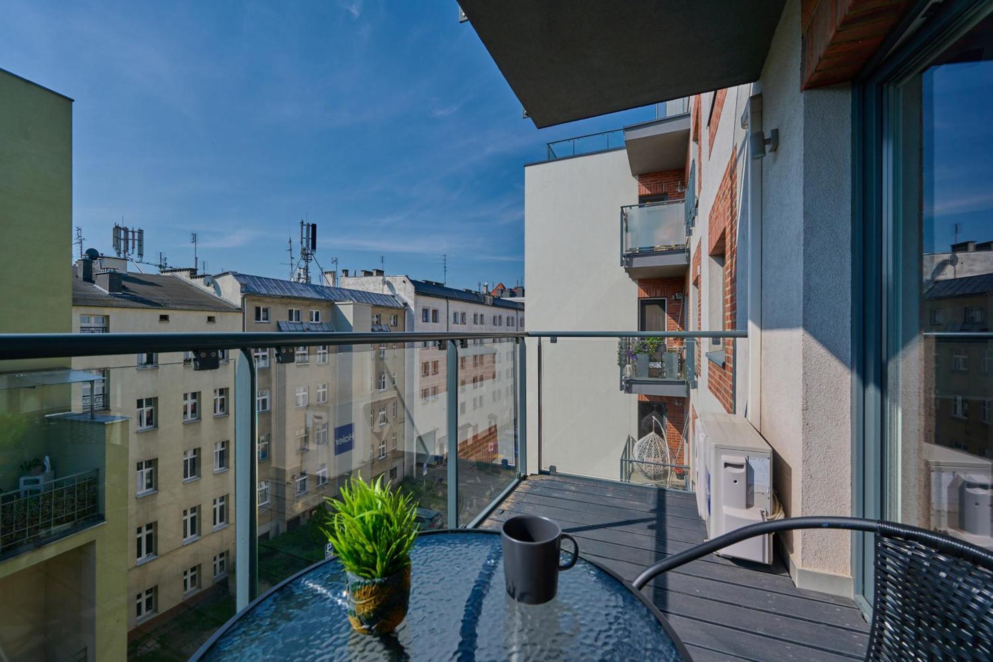 Stylish Kosciuszki Apartaments Near The Market Square With Free Garage Wroclaw By Noclegi Renters Dış mekan fotoğraf