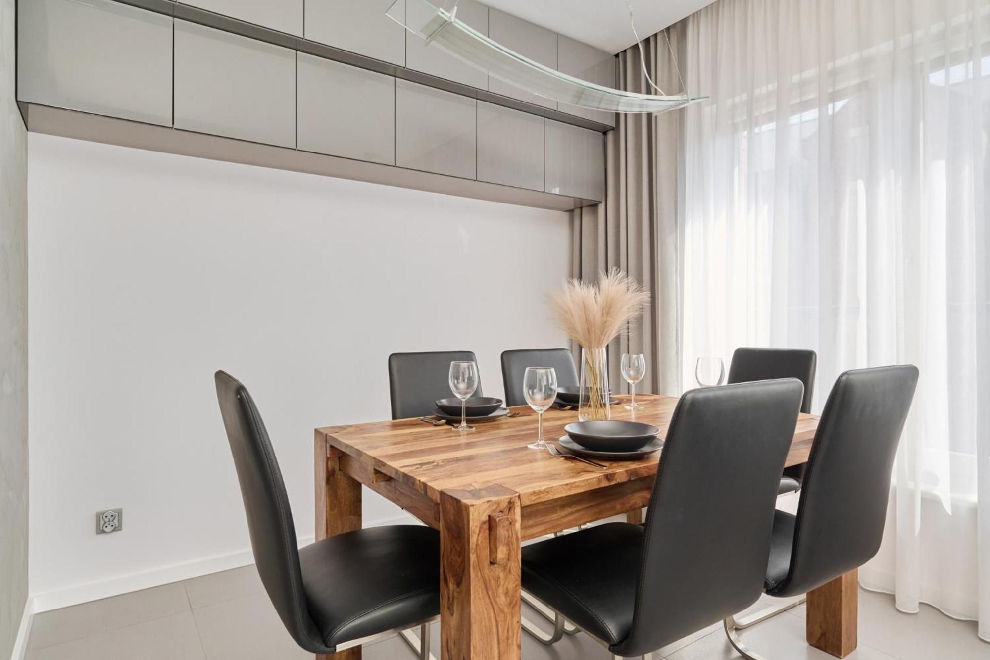 Stylish Kosciuszki Apartaments Near The Market Square With Free Garage Wroclaw By Noclegi Renters Dış mekan fotoğraf