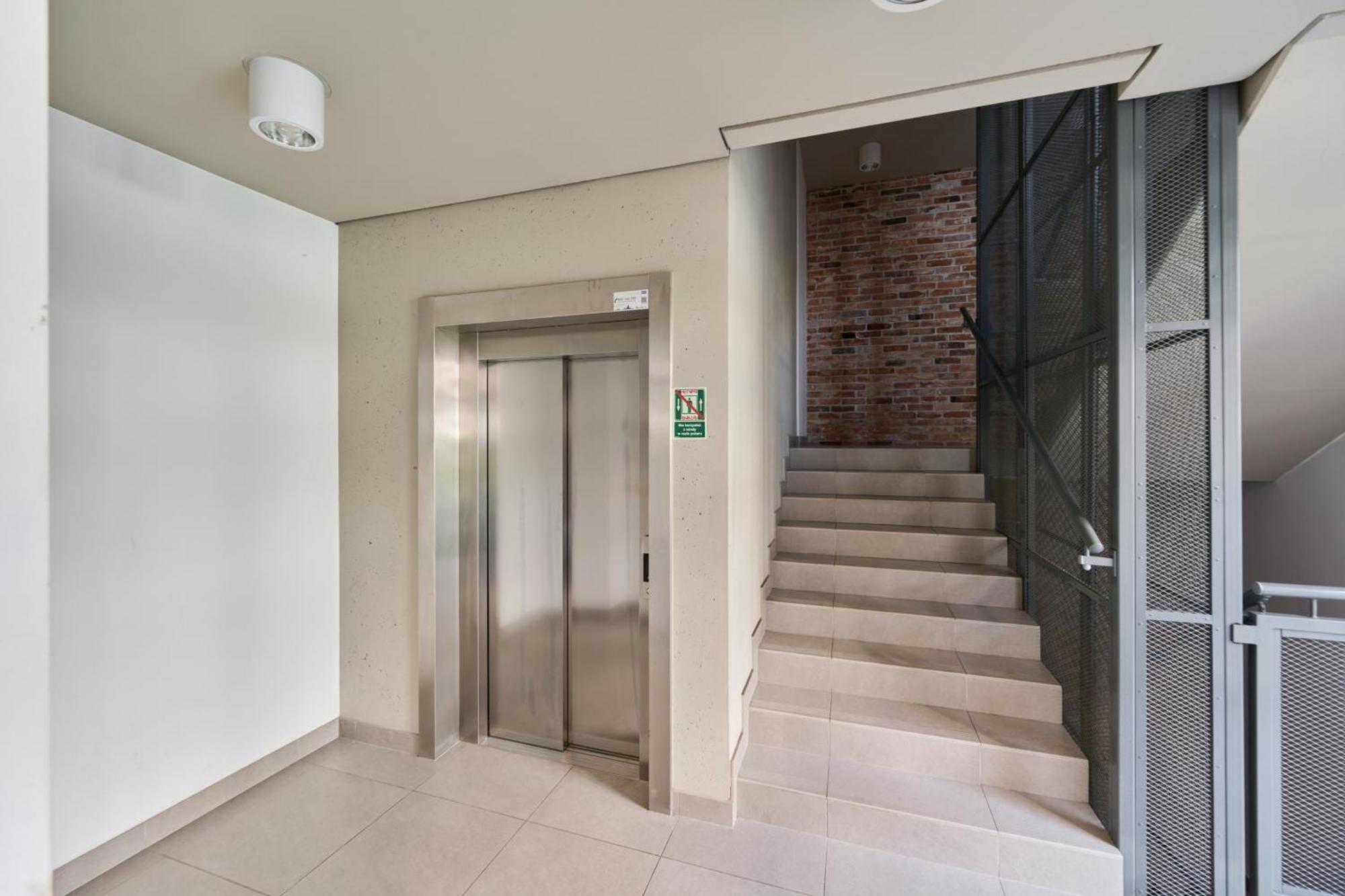 Stylish Kosciuszki Apartaments Near The Market Square With Free Garage Wroclaw By Noclegi Renters Dış mekan fotoğraf