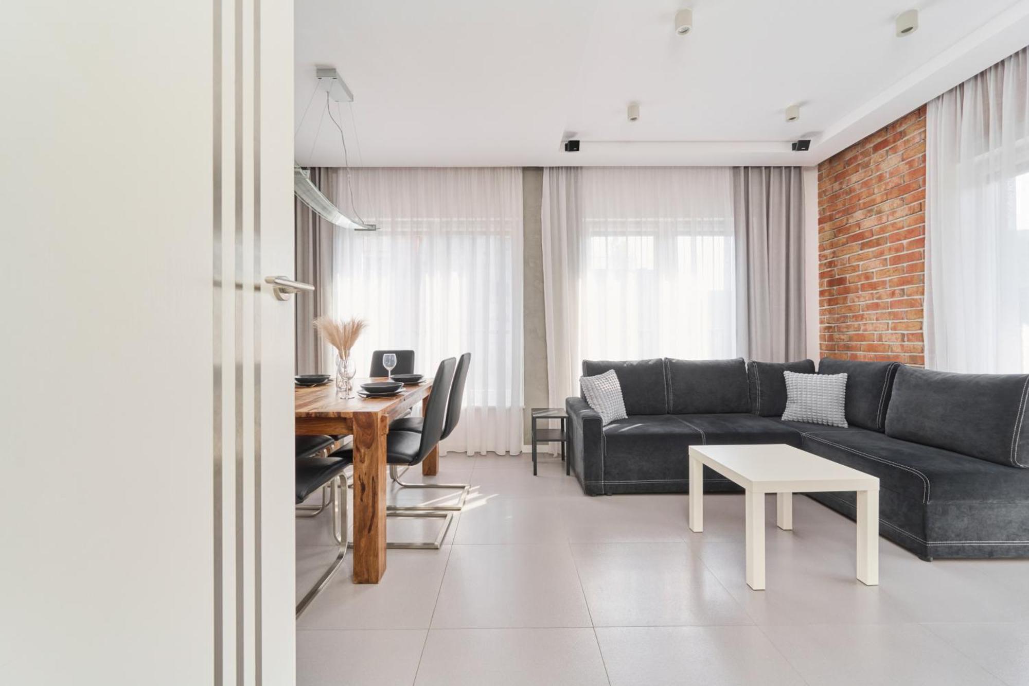 Stylish Kosciuszki Apartaments Near The Market Square With Free Garage Wroclaw By Noclegi Renters Dış mekan fotoğraf