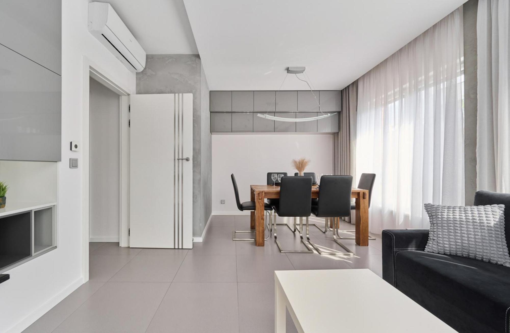 Stylish Kosciuszki Apartaments Near The Market Square With Free Garage Wroclaw By Noclegi Renters Dış mekan fotoğraf