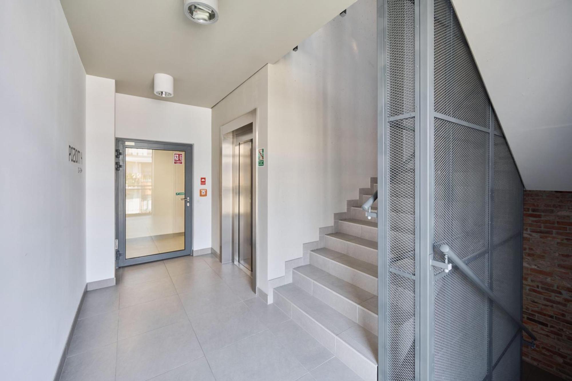 Stylish Kosciuszki Apartaments Near The Market Square With Free Garage Wroclaw By Noclegi Renters Dış mekan fotoğraf
