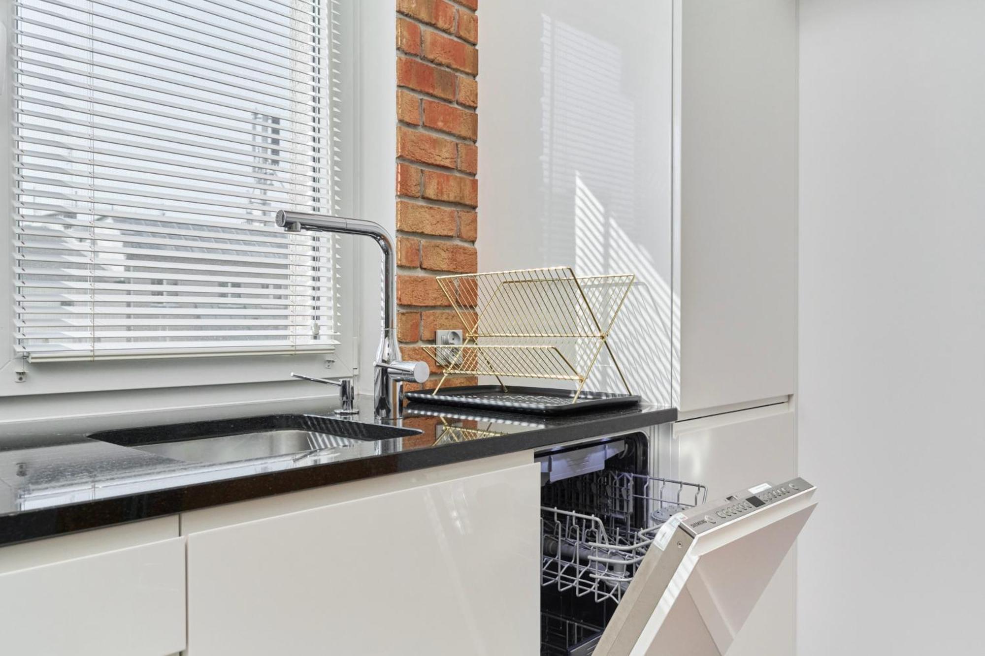 Stylish Kosciuszki Apartaments Near The Market Square With Free Garage Wroclaw By Noclegi Renters Dış mekan fotoğraf