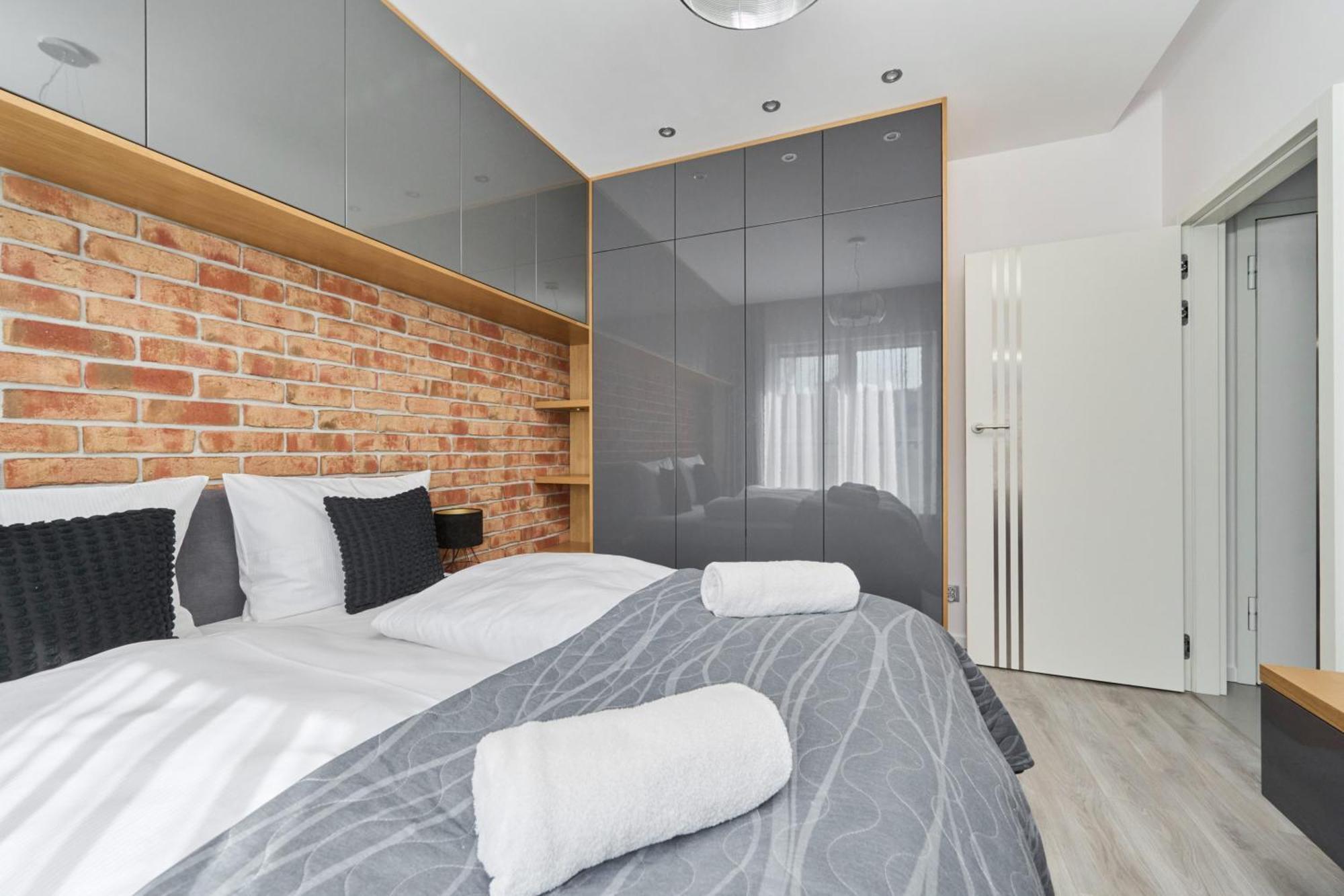 Stylish Kosciuszki Apartaments Near The Market Square With Free Garage Wroclaw By Noclegi Renters Dış mekan fotoğraf