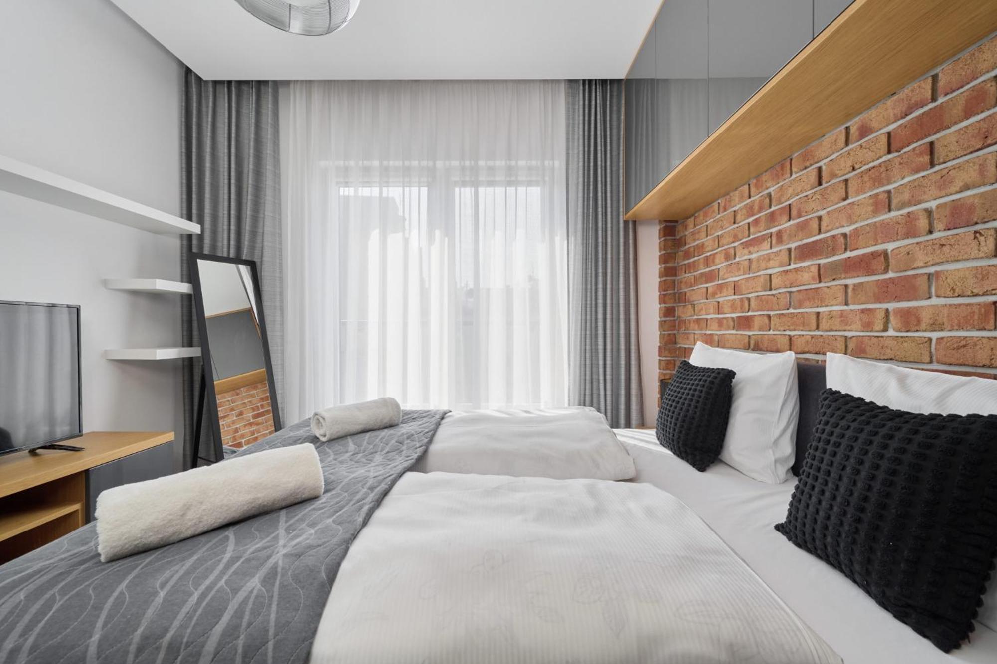 Stylish Kosciuszki Apartaments Near The Market Square With Free Garage Wroclaw By Noclegi Renters Dış mekan fotoğraf
