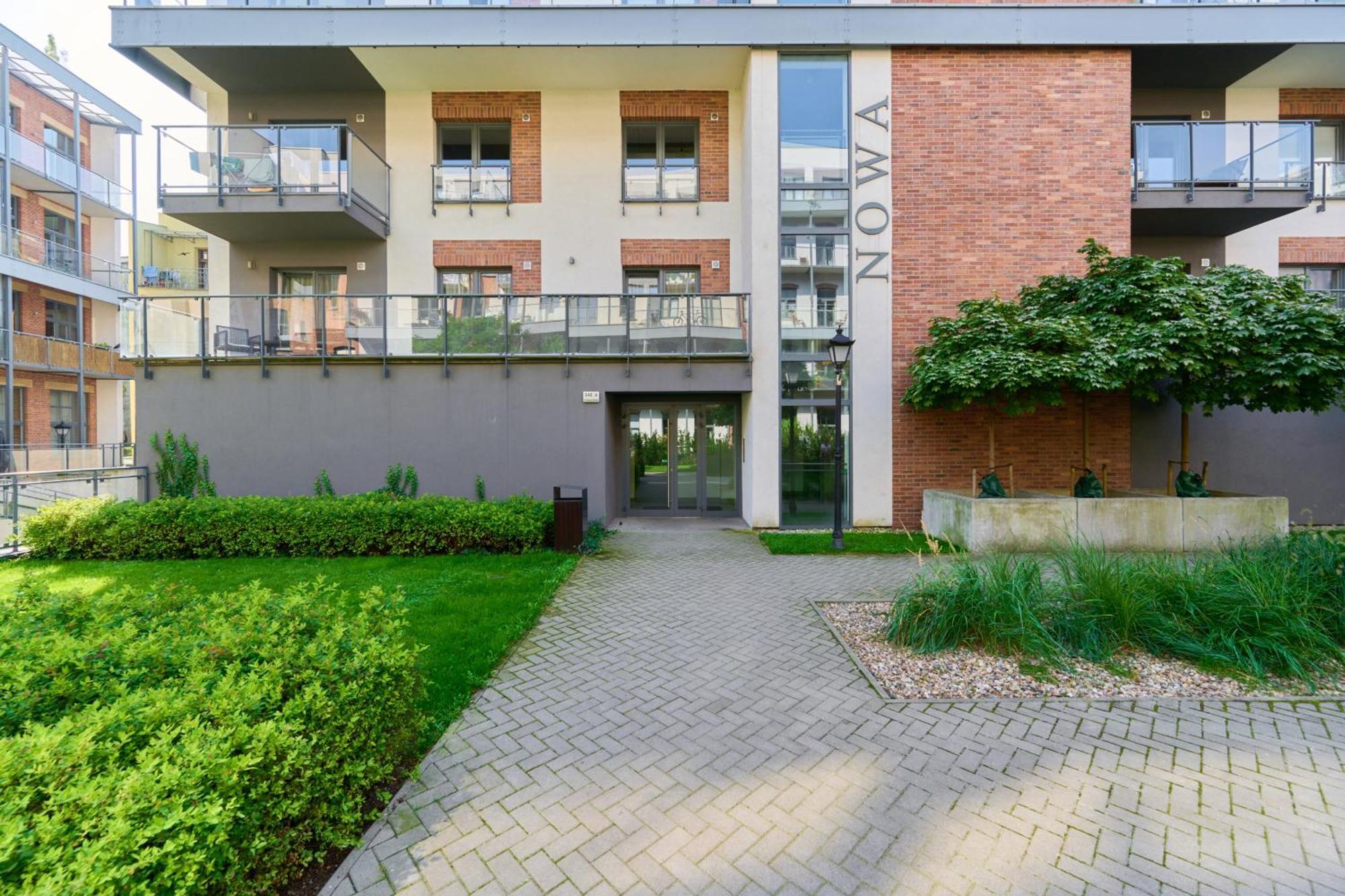 Stylish Kosciuszki Apartaments Near The Market Square With Free Garage Wroclaw By Noclegi Renters Dış mekan fotoğraf